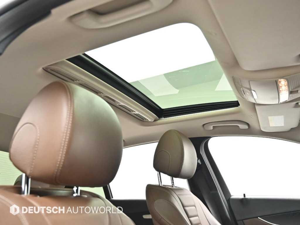 Mercedes-Benz E-Class — photo 18