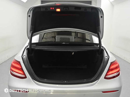 Mercedes-Benz E-Class — photo 19