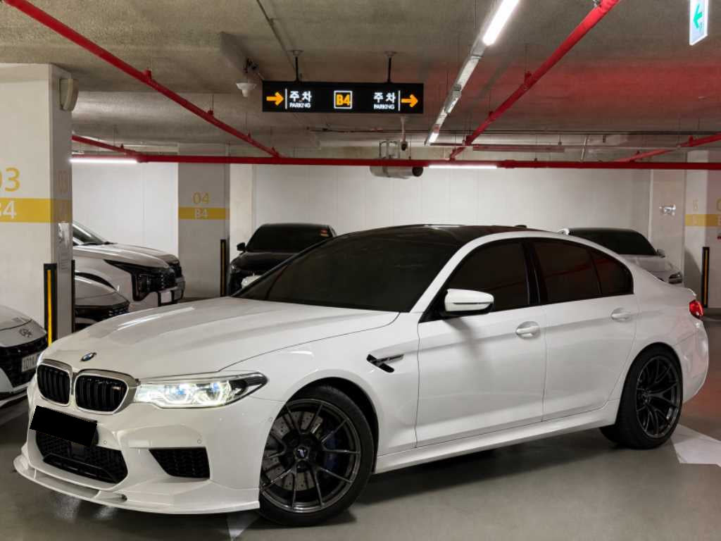 BMW M5 — photo 01