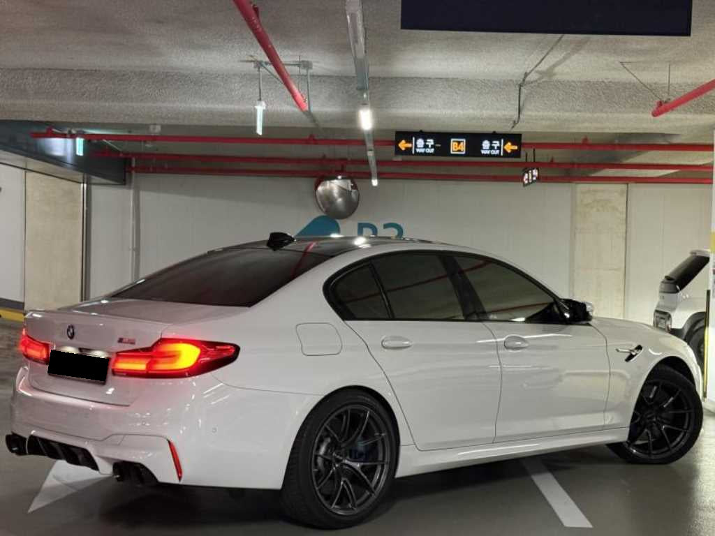 BMW M5 — photo 02