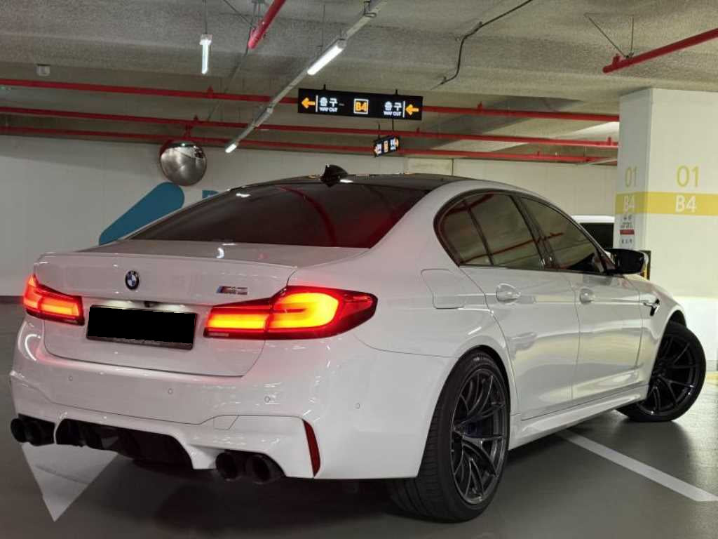 BMW M5 — photo 04