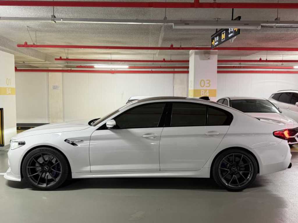 BMW M5 — photo 07