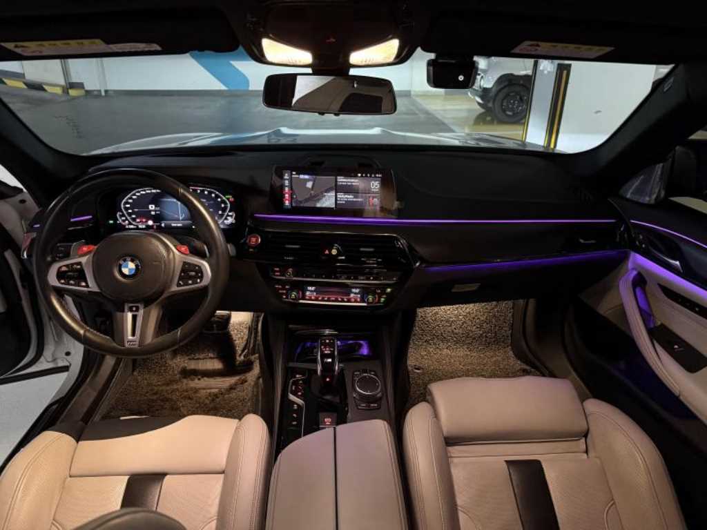 BMW M5 — photo 08