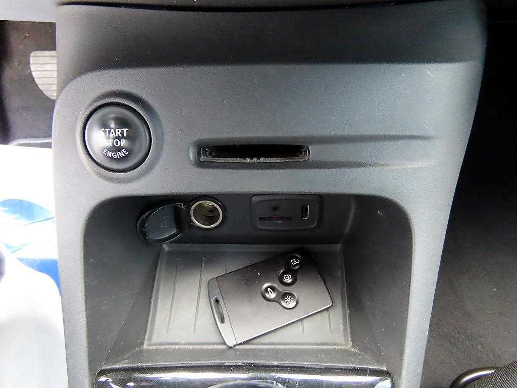 RENAULT QM3 — photo 12
