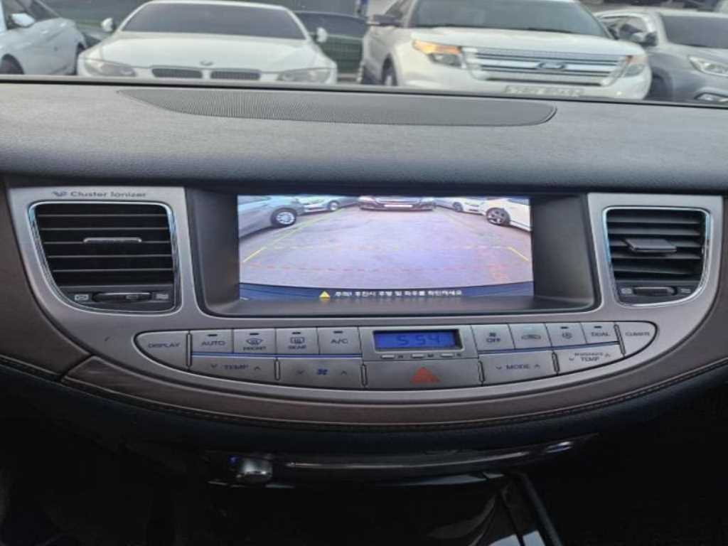 Hyundai Genesis — photo 09