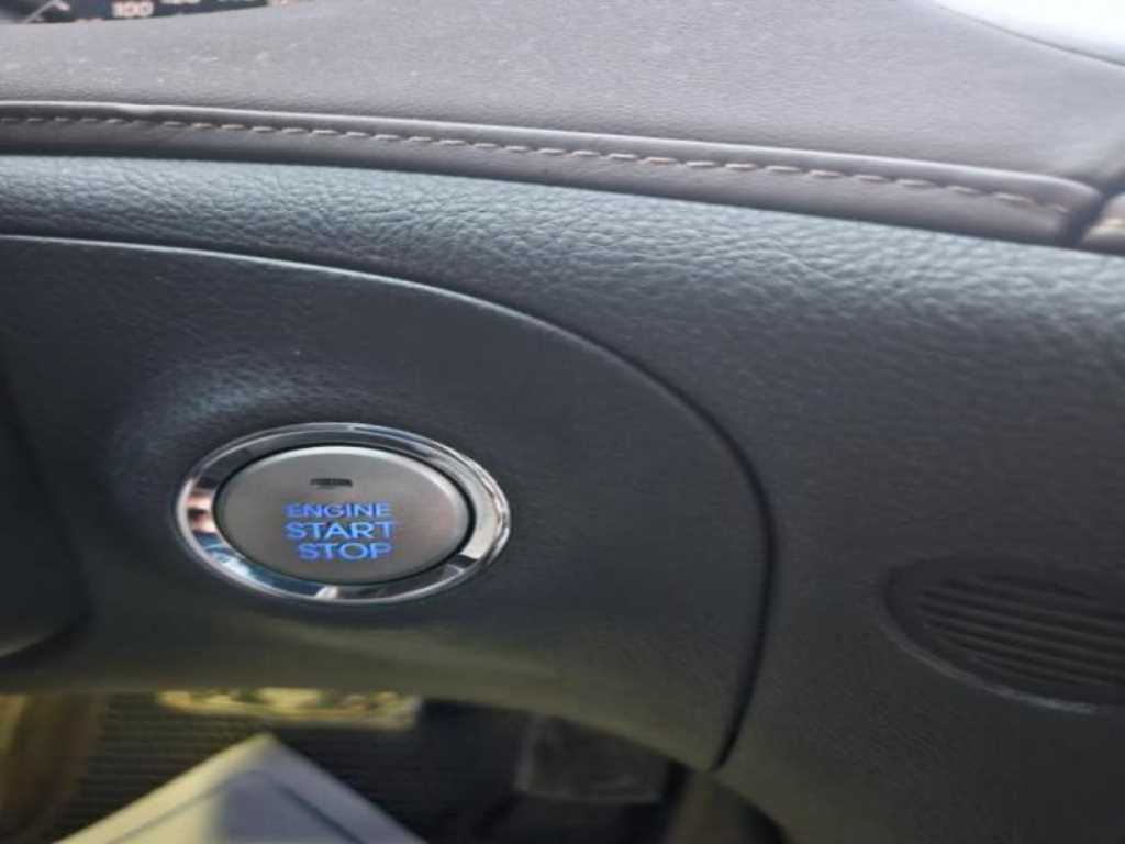 Hyundai Genesis — photo 11