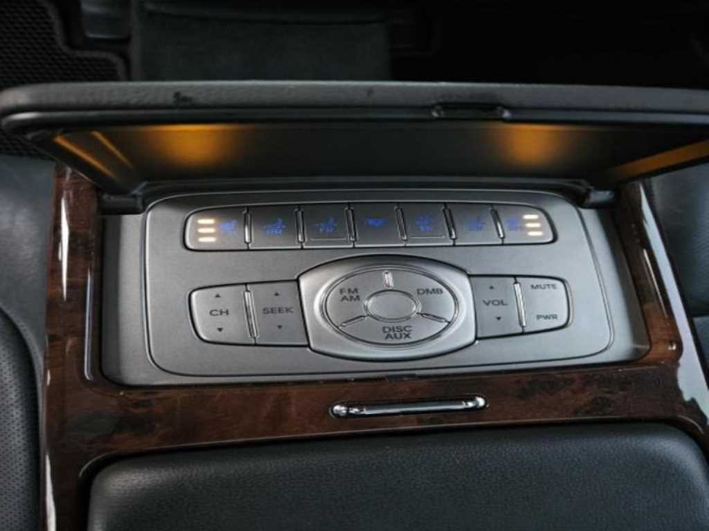Hyundai Genesis — photo 16
