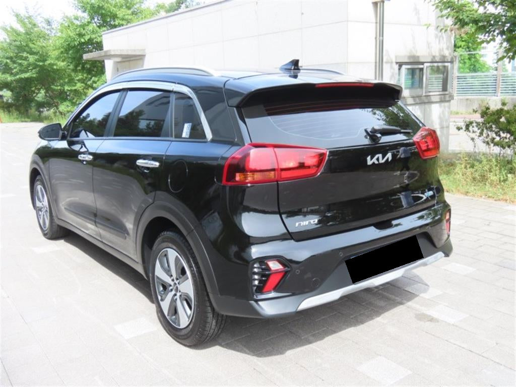 Kia Niro — photo 04