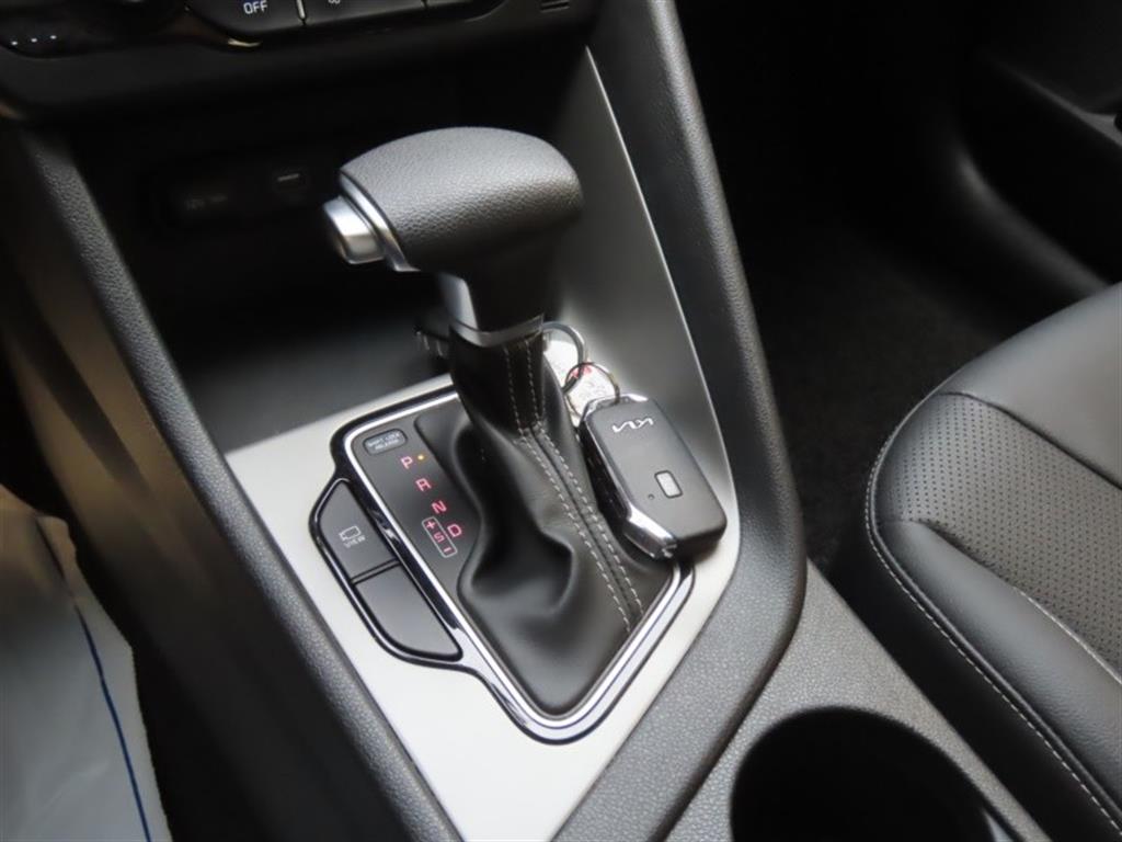 Kia Niro — photo 06