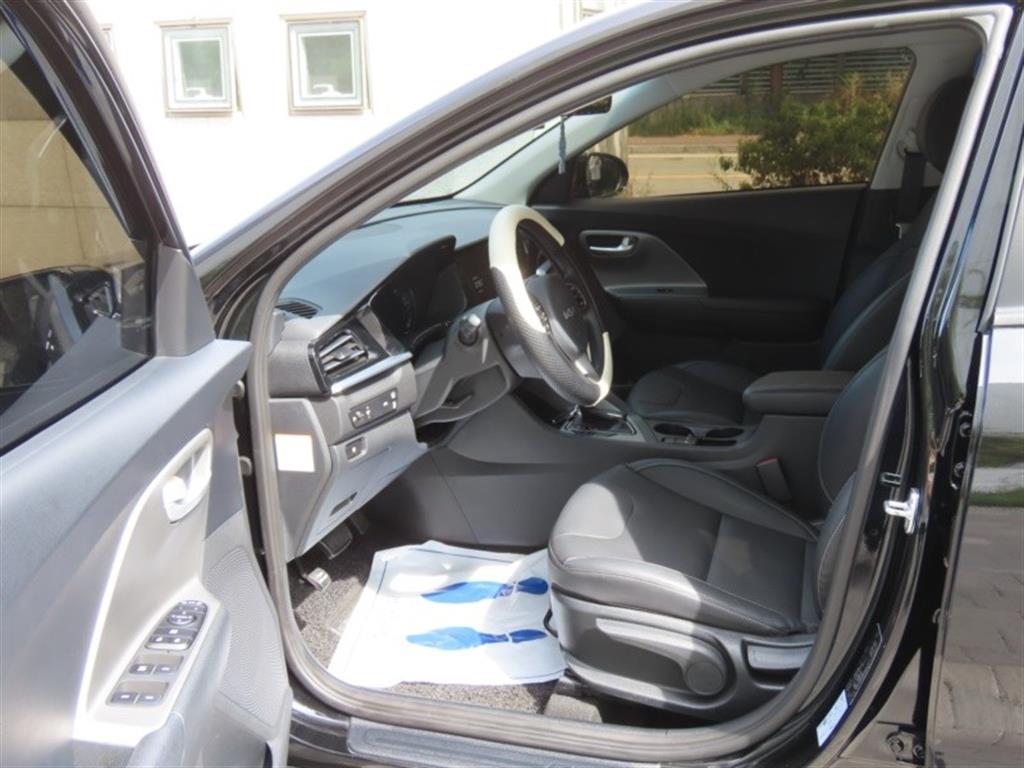 Kia Niro — photo 13