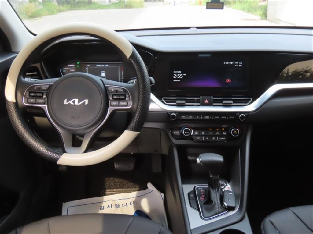 Kia Niro — photo 16