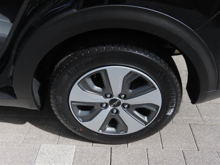 Kia Niro — photo 17