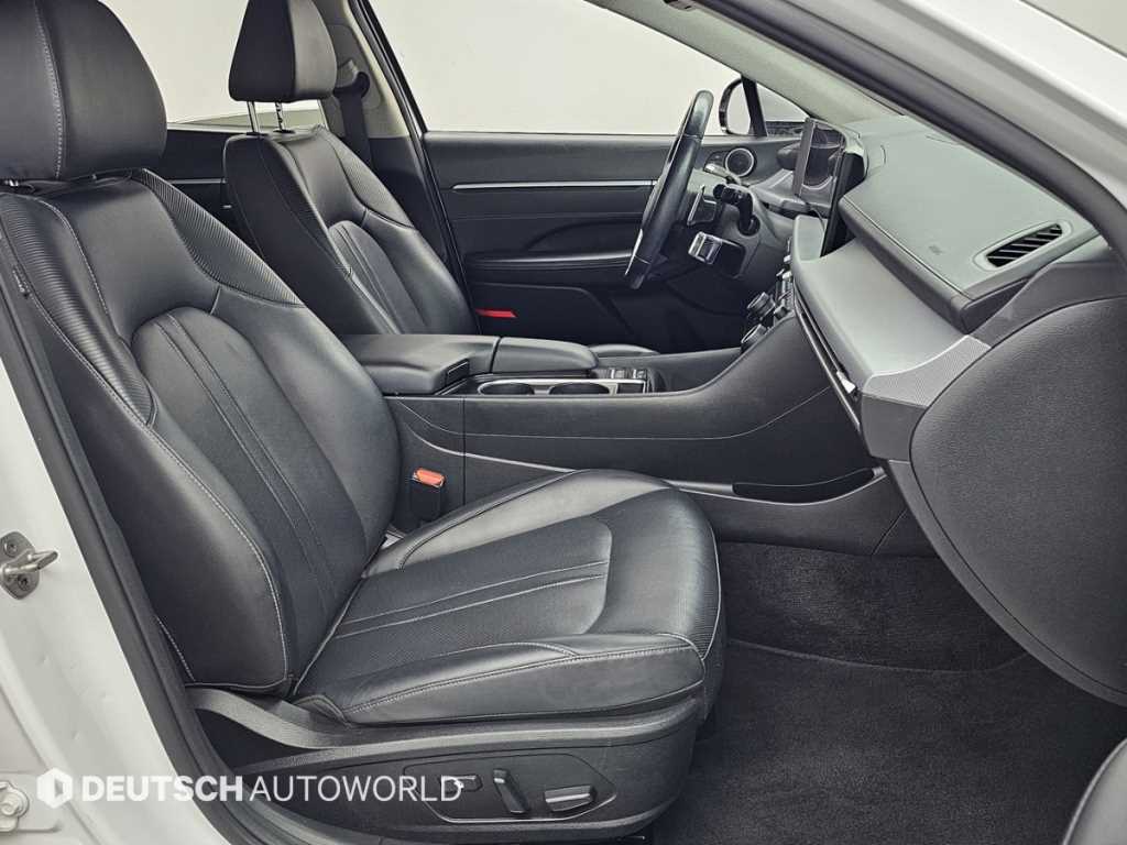 Hyundai Sonata — photo 10