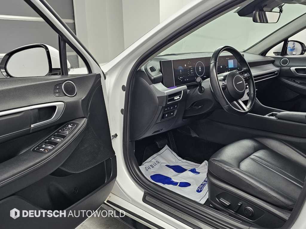 Hyundai Sonata — photo 11