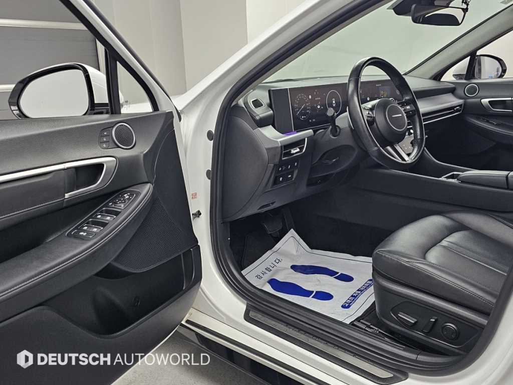 Hyundai Sonata — photo 11