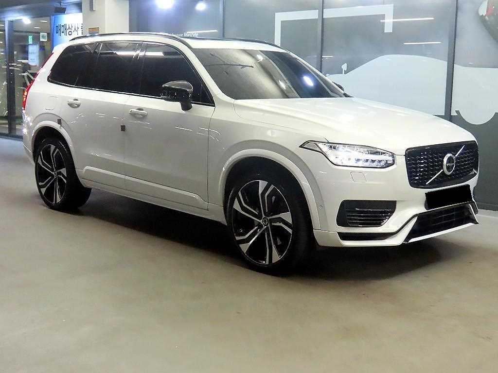 Volvo XC90 — photo 01