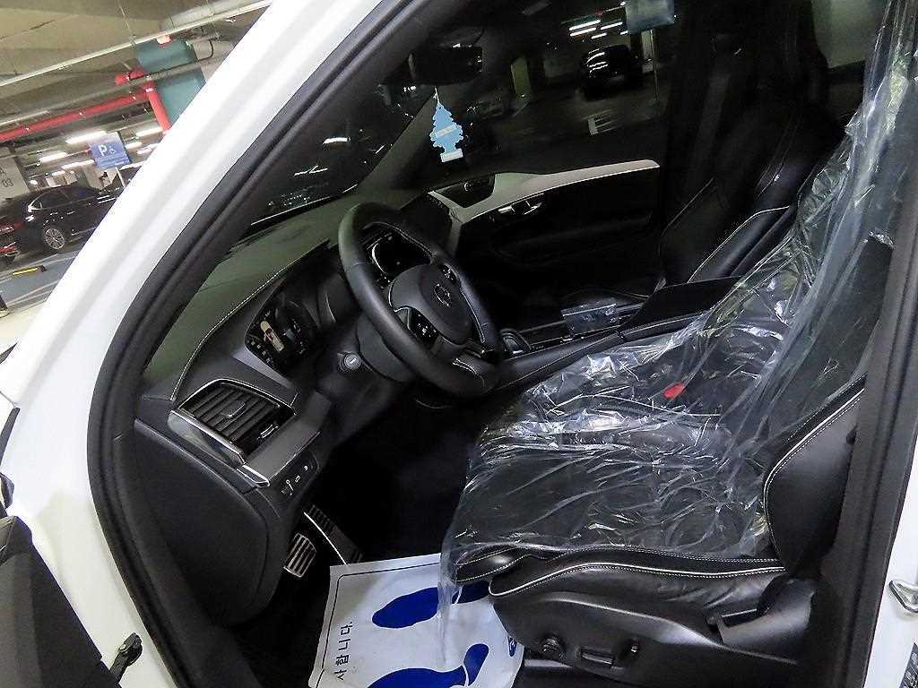 Volvo XC90 — photo 06