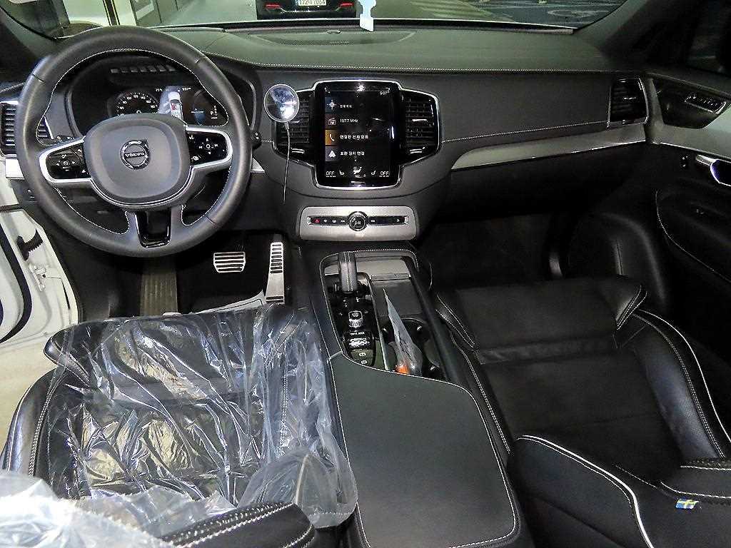 Volvo XC90 — photo 10