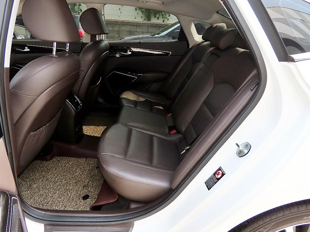 Kia K7 — photo 06