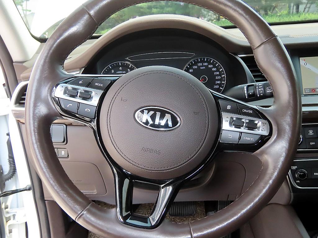 Kia K7 — photo 08