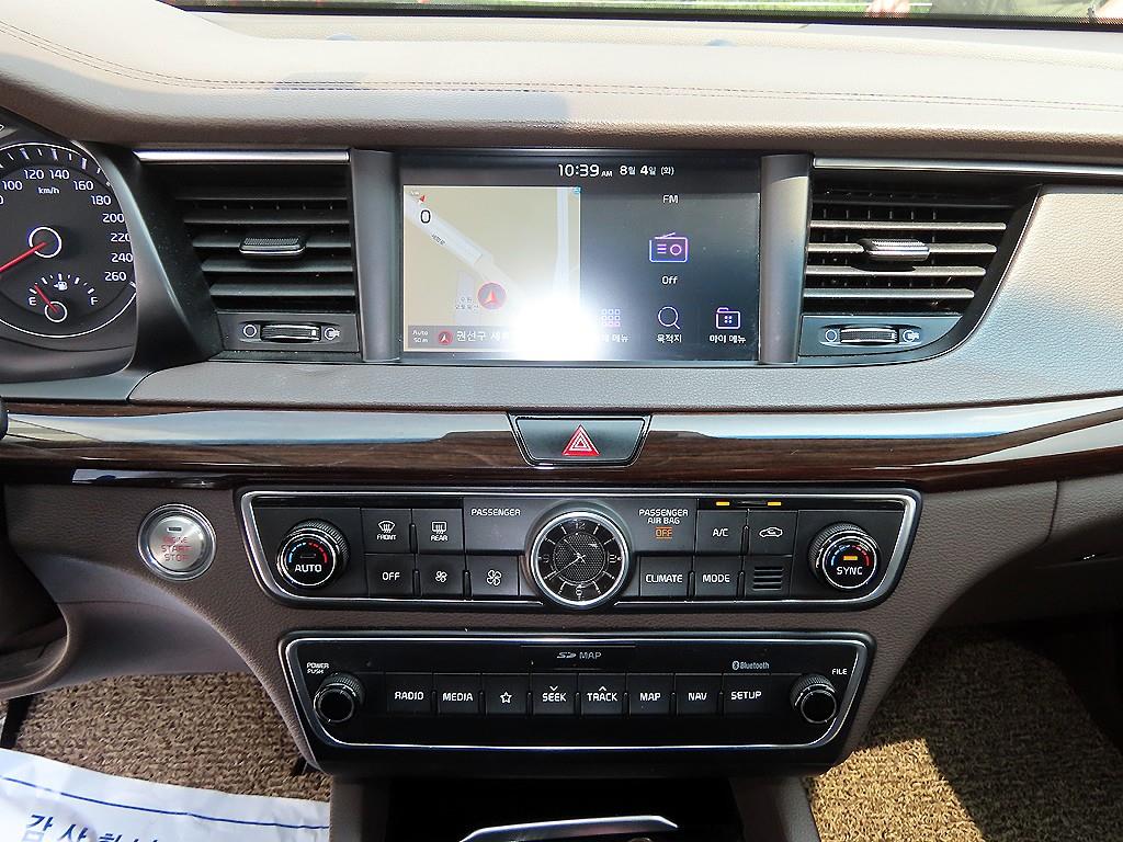 Kia K7 — photo 13