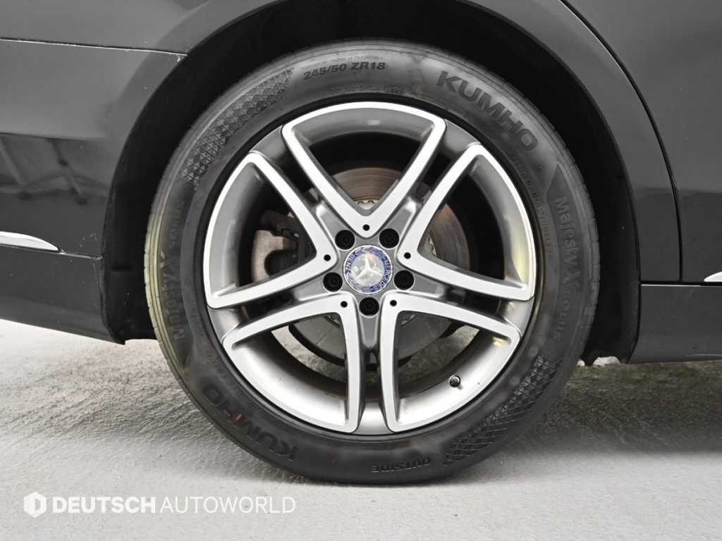 Mercedes-Benz S-Class — photo 05