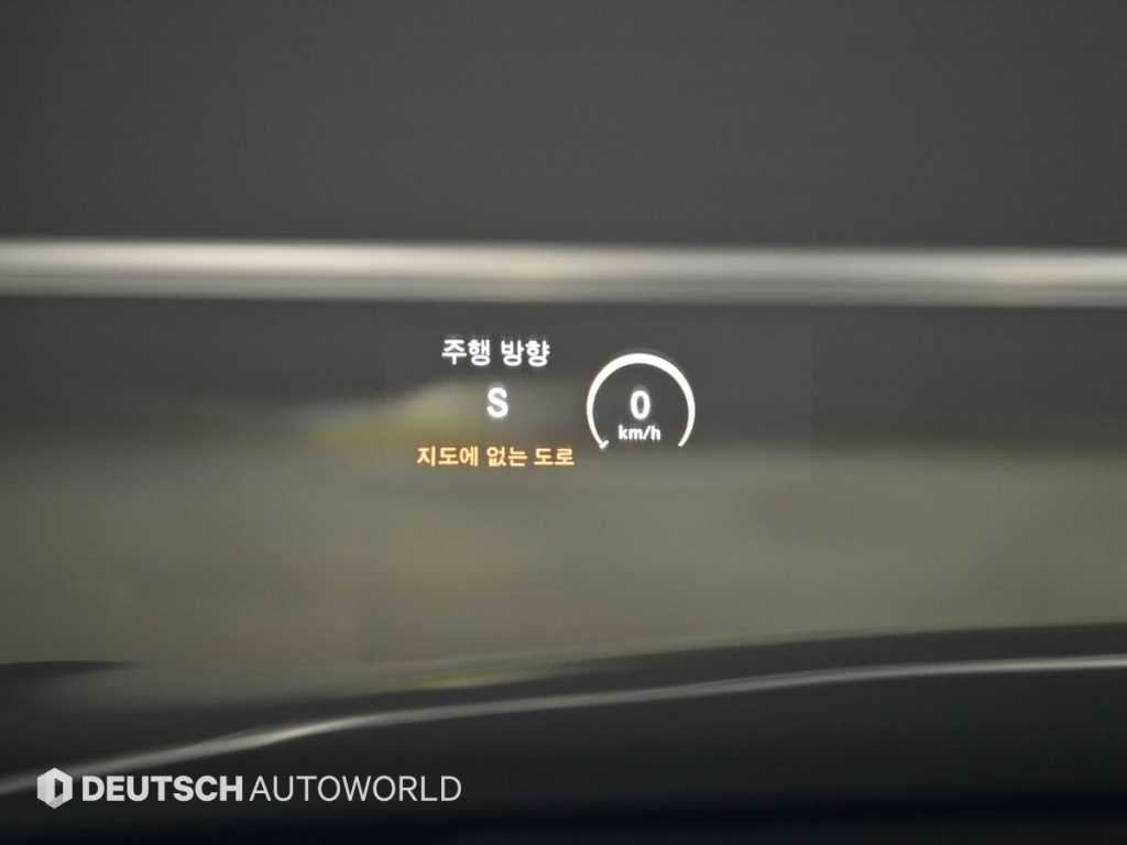 Mercedes-Benz S-Class — photo 17