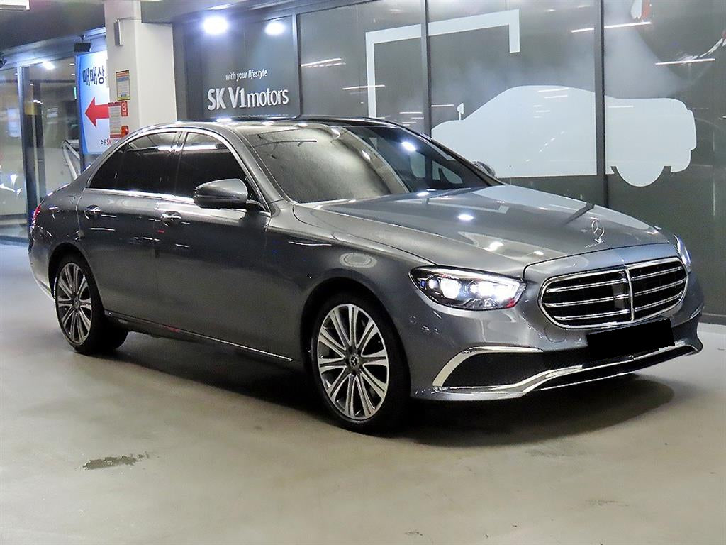 Mercedes-Benz E-Class — photo 01