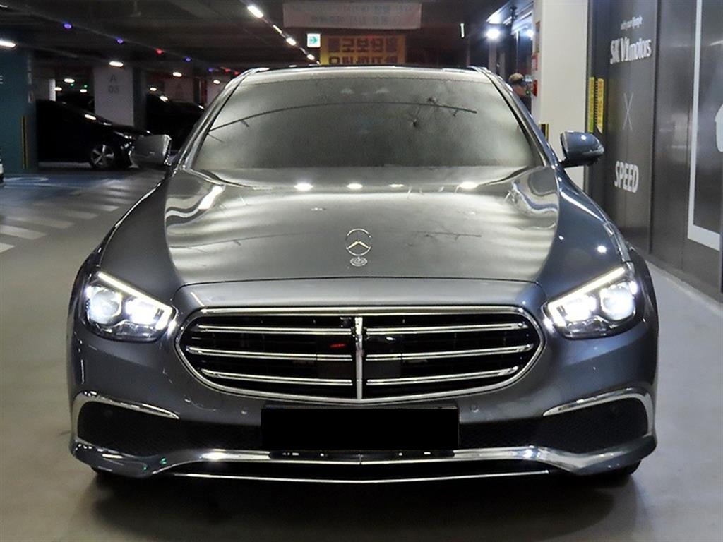 Mercedes-Benz E-Class — photo 02