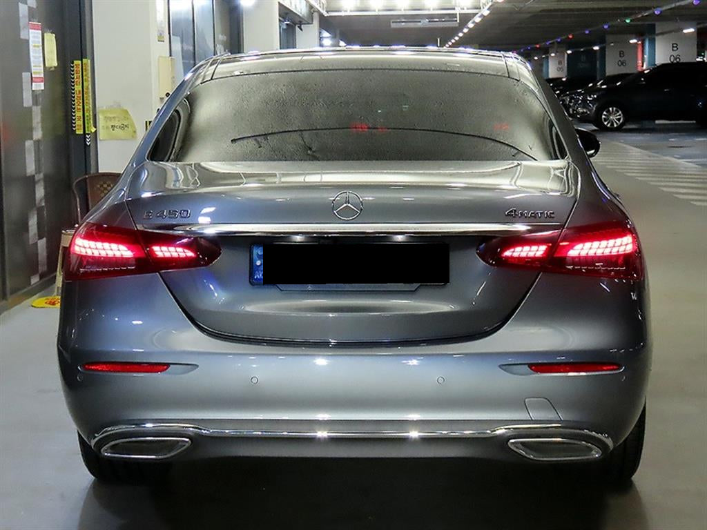 Mercedes-Benz E-Class — photo 05