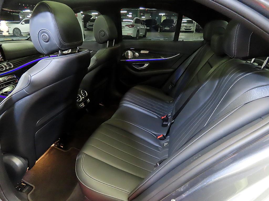 Mercedes-Benz E-Class — photo 07