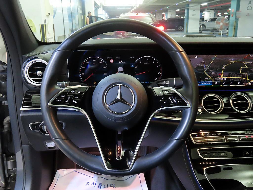 Mercedes-Benz E-Class — photo 08