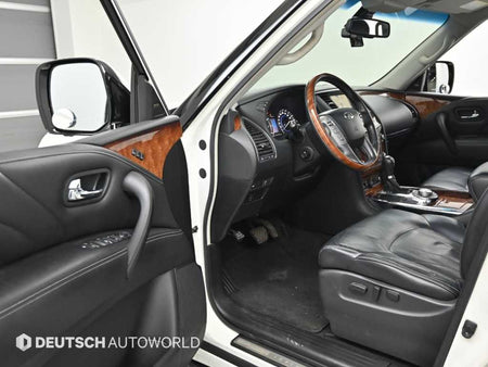 Infiniti QX80 — photo 11