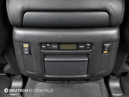 Infiniti QX80 — photo 16