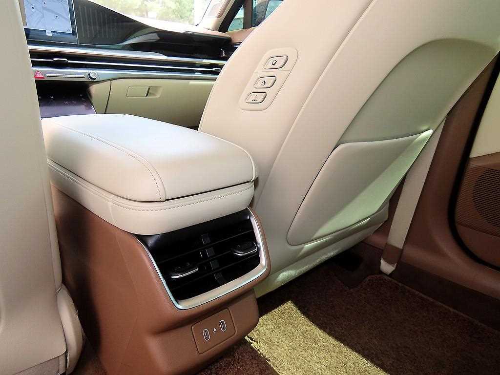 Hyundai Grandeur — photo 16
