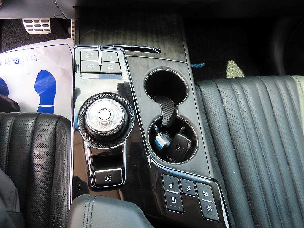 Kia K8 — photo 10