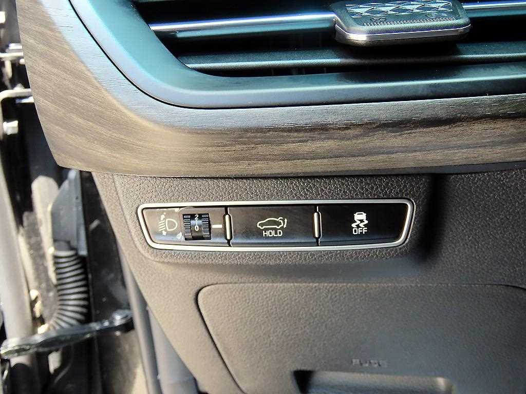 Kia K8 — photo 12