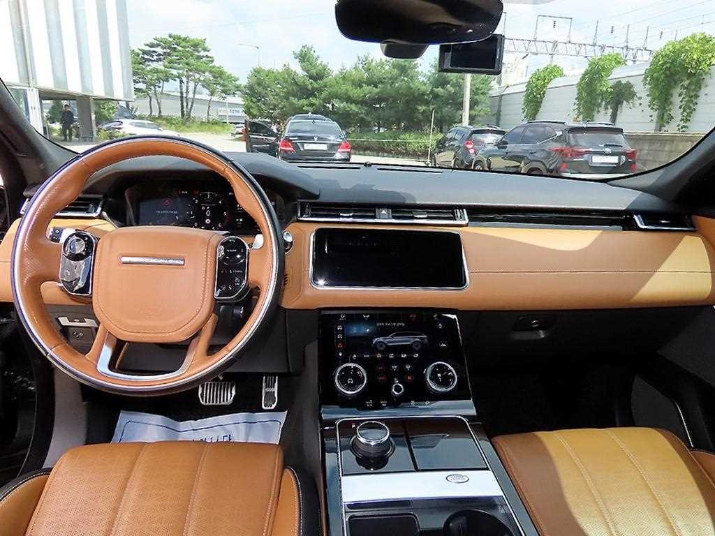 Land Rover Range Rover Velar — photo 07