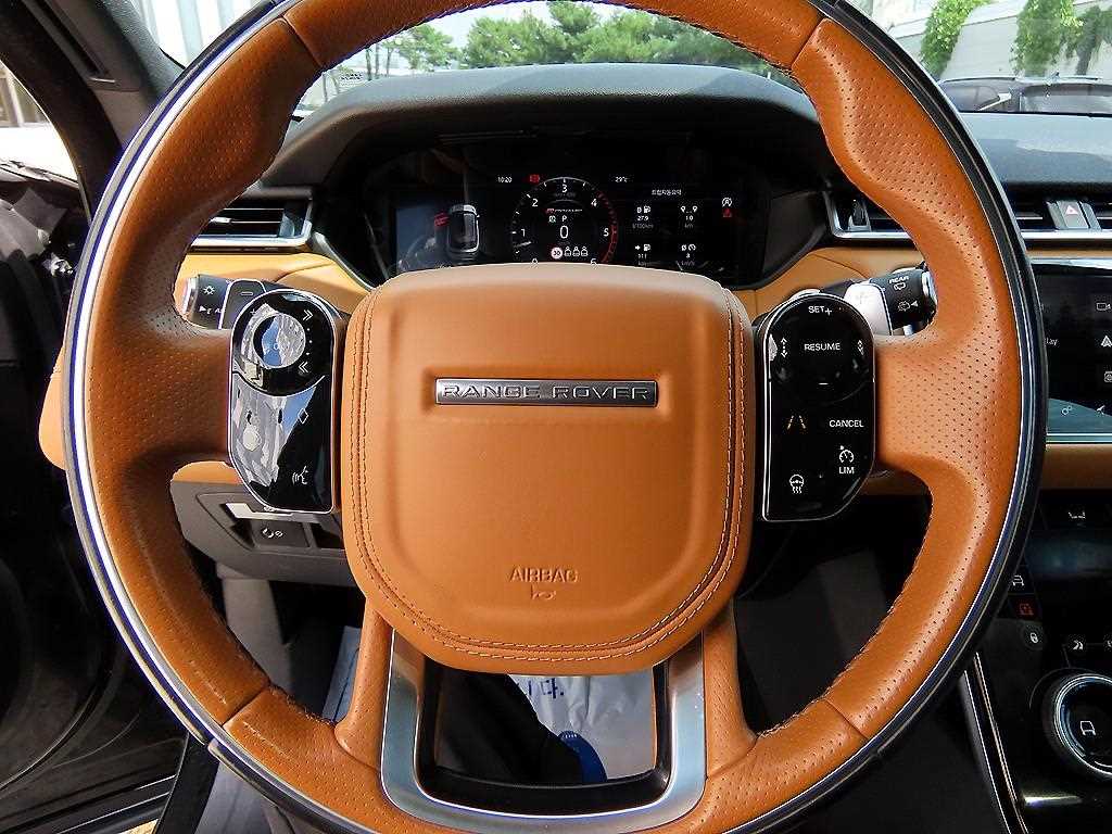 Land Rover Range Rover Velar — photo 08