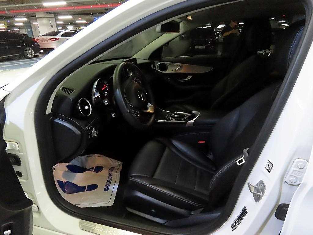 Mercedes-Benz C-Class — photo 06