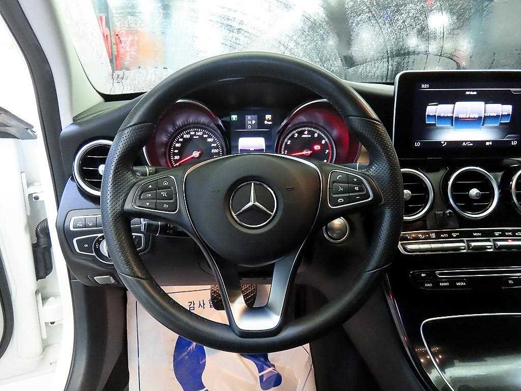 Mercedes-Benz C-Class — photo 08