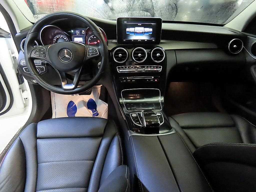 Mercedes-Benz C-Class — photo 10