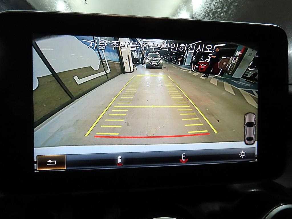 Mercedes-Benz C-Class — photo 14