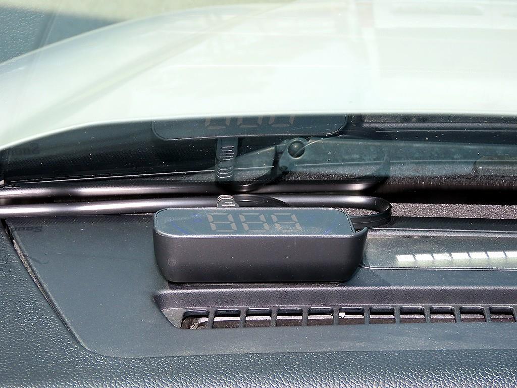 Ford Explorer — photo 10