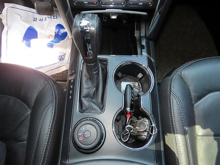 Ford Explorer — photo 11