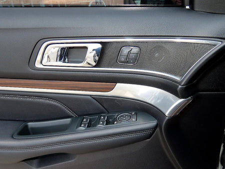 Ford Explorer — photo 12