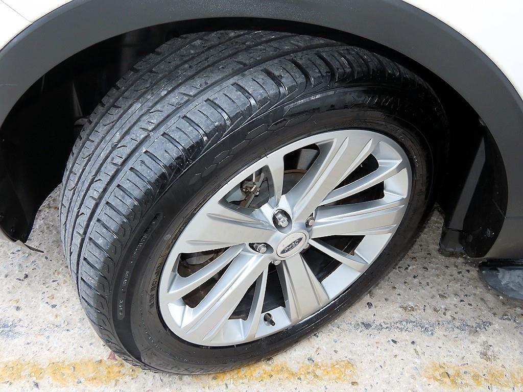 Ford Explorer — photo 20