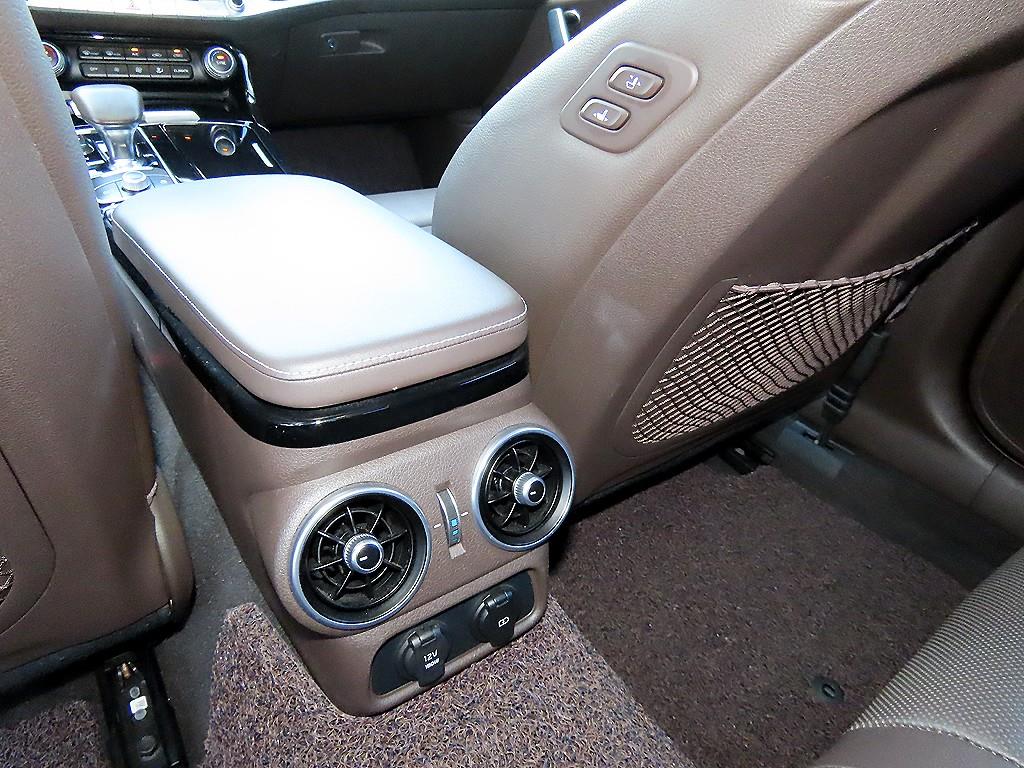 Kia Stinger — photo 16