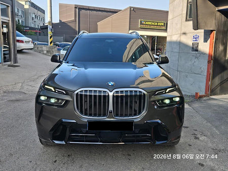 BMW X7 — photo 01