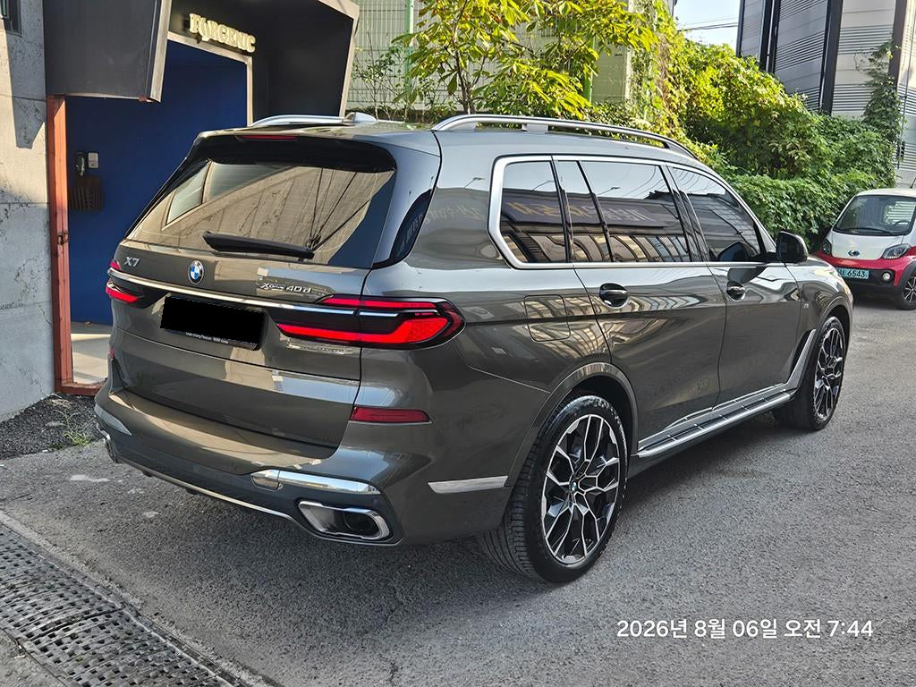 BMW X7 — photo 03